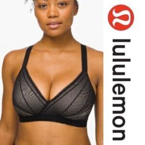 Lululemon Awake to Lace 36B Sports Bra lace Mesh Detail & Strappy Back